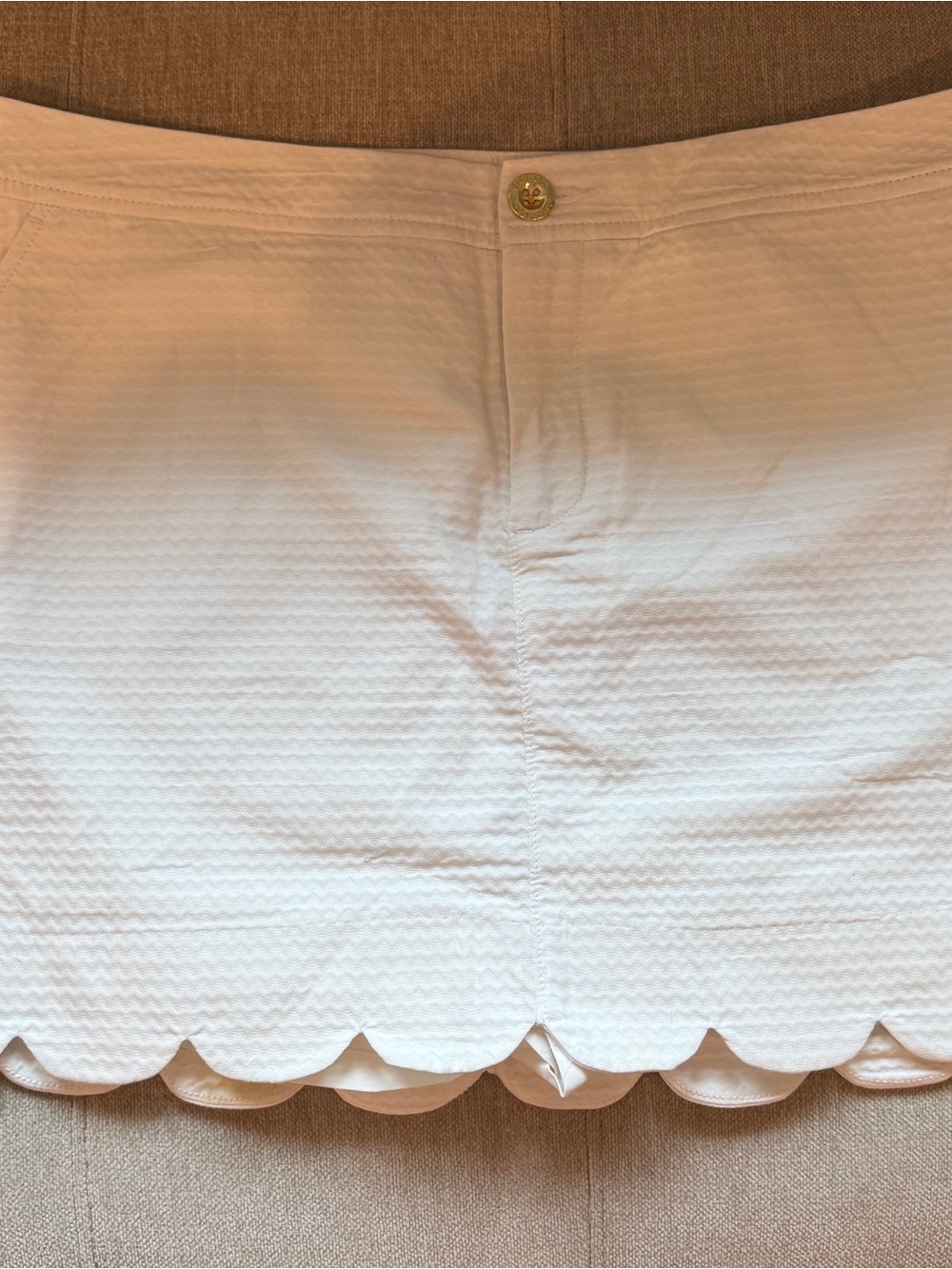 Lilly Pulitzer Women’s White Scallop-Hem Shorts